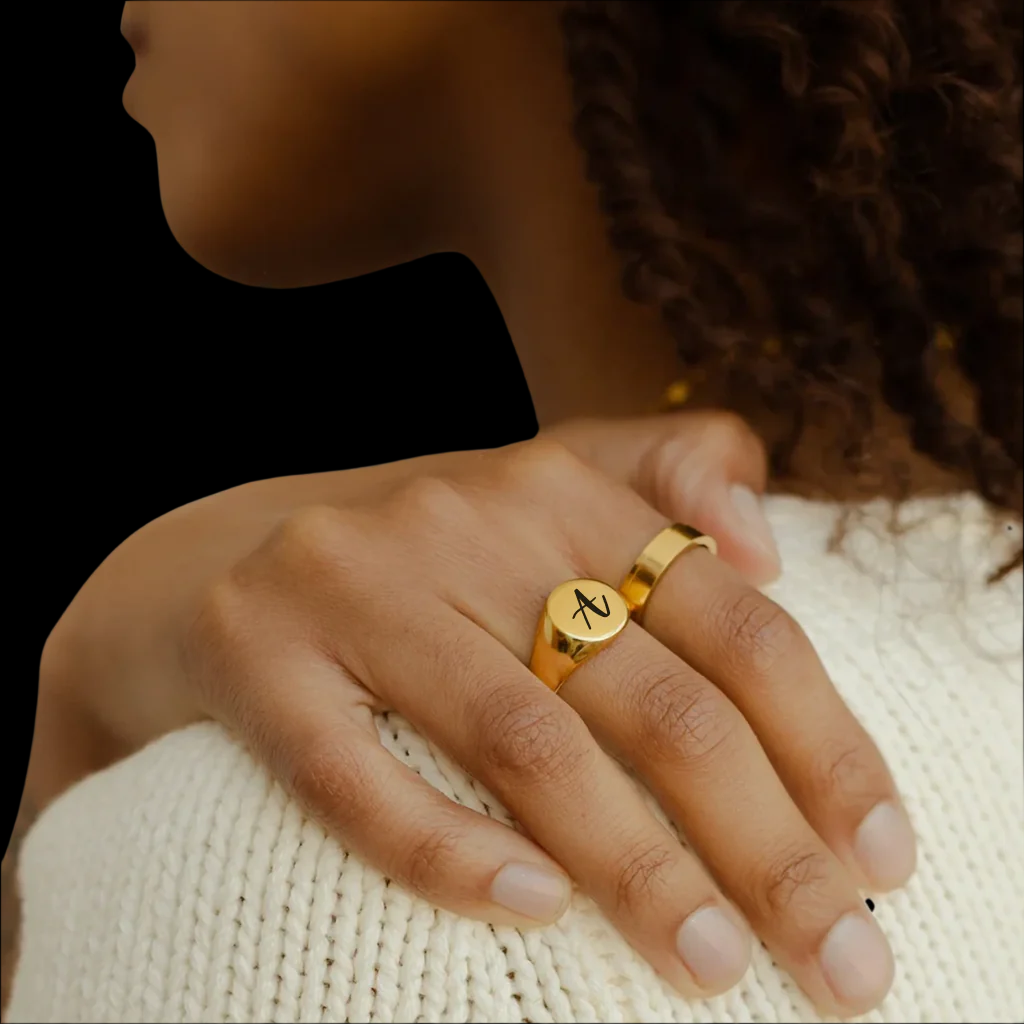 Oval Signet Ring (Free Engraving)